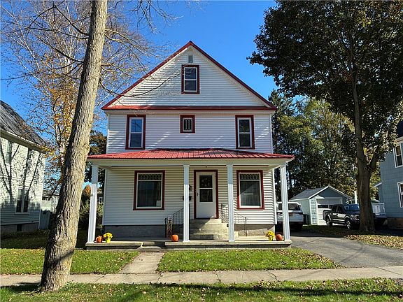 3rd image of 20 Hamlin St