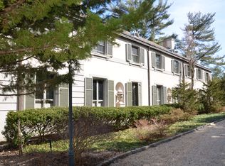 30 Clews Dr, Upper Brookville, NY 11771