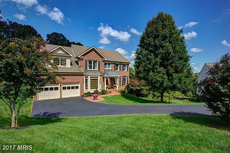 Stunning Estate on almost an acre