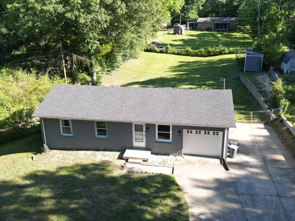 10135 W Oak Dr, Bon Aqua, TN 37025