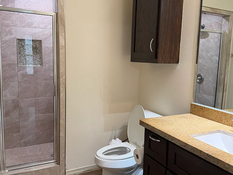 3901 Thunderbird Ave — Photo 4