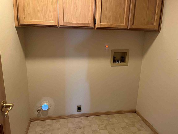 5th image of 7317 Stanich Ave