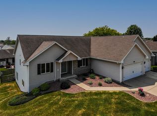 3918 Briar Crest Dr, Janesville, WI 53546