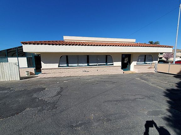 3rd image of 510 W Ocean Ave