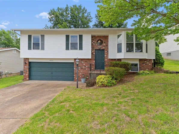 3020 Northern Lights Dr, Arnold, MO 63010