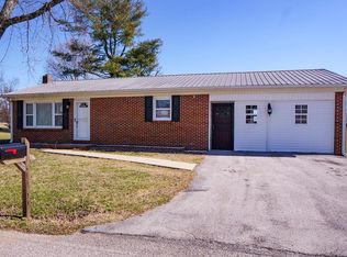 9 Templeton St, Spencer, TN 38585