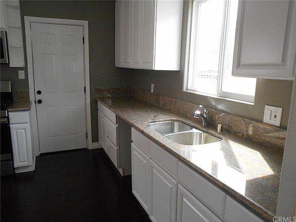 5th image of 859 W Hollowell St