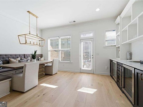 4th image of 3554 Parkside Way