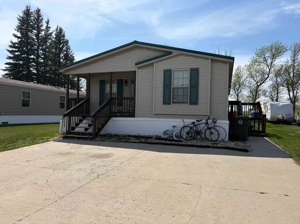 618 Frontier Ln, Stanley, ND 58784