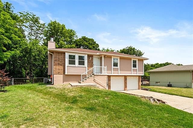 701 SE Redwood Ln, Blue Springs, MO 64014 | Zillow