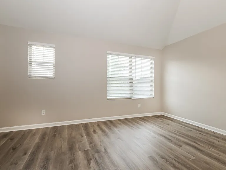 6596 Woodwell Dr — Photo 14