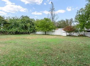 404 Fulton St, Fredericksburg, TX 78624