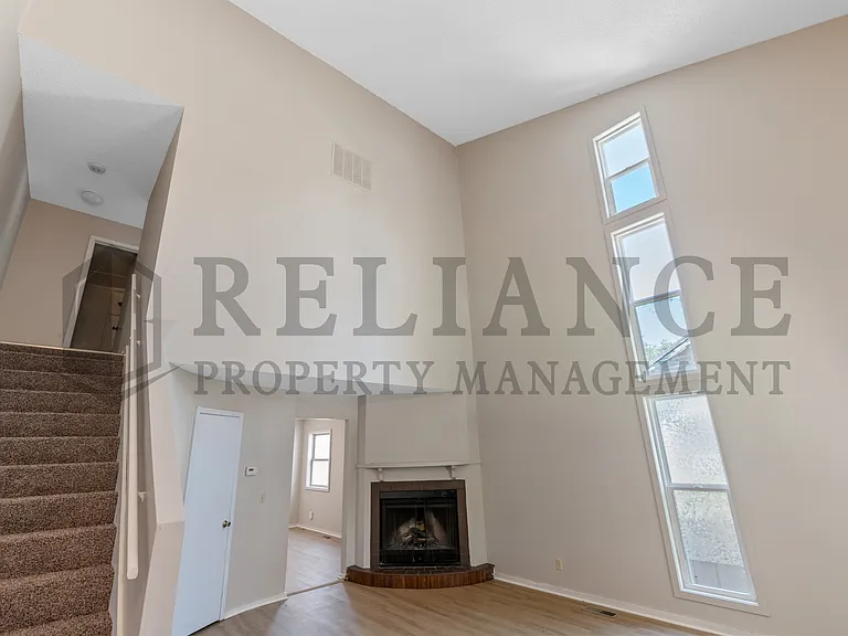 445 N Richmond Ave — Photo 7
