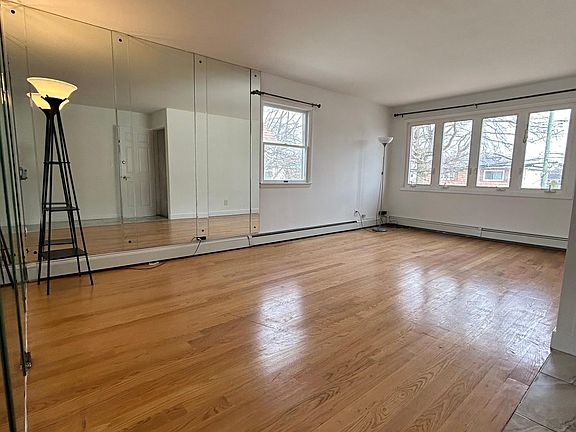 5th image of 384 Guyon Ave #2A