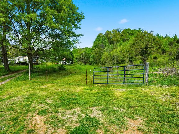 2nd image of 2376 Middle Creek Rd