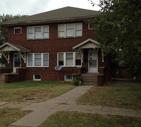 2nd image of 620 E 6th St