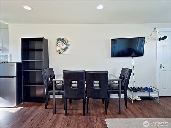 5th image of 6105 S 124th St