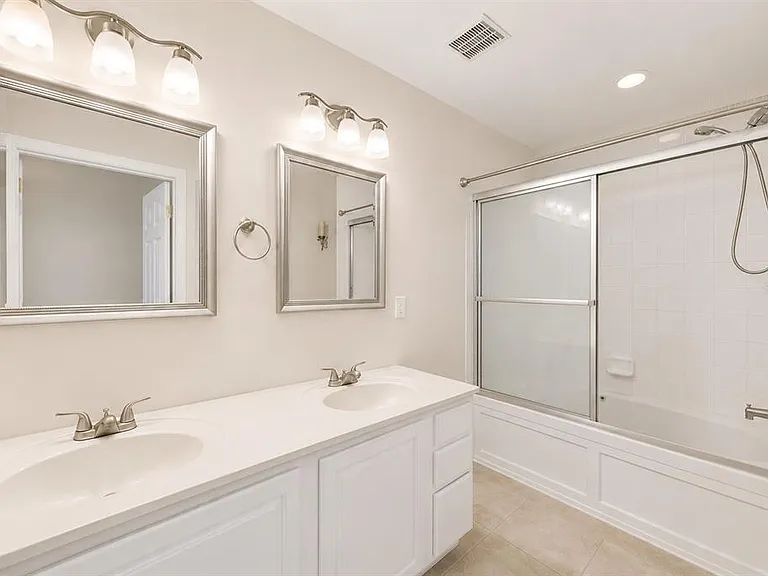 2561 Galliano Cir — Photo 18