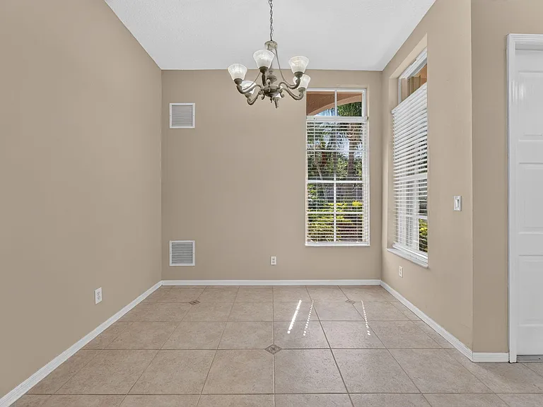 6775 SW 195th Ave — Photo 7