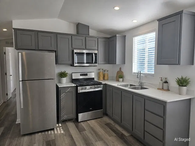 3 bed, 1022 sqft, $1,850 — Photo 2