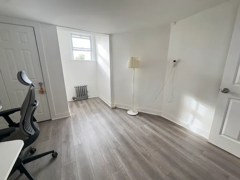 225 Roosevelt Ave #2 — Photo 10