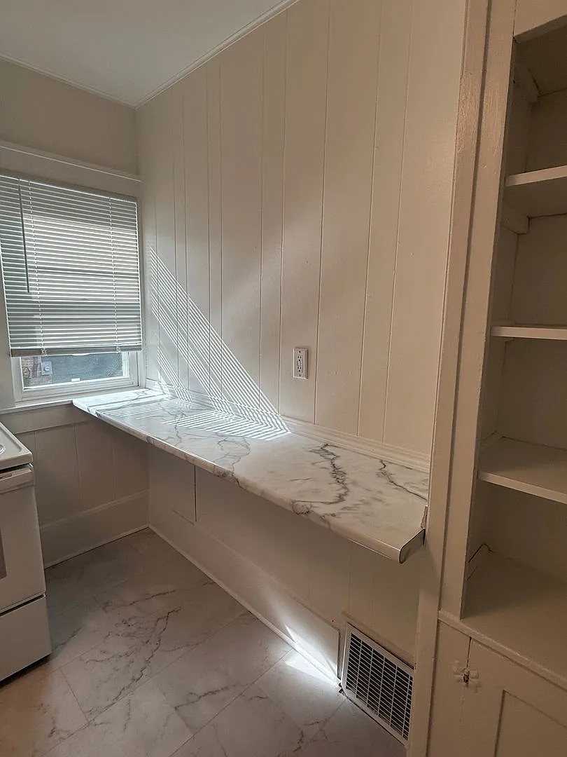 Van Hise Two Flat — Photo 3