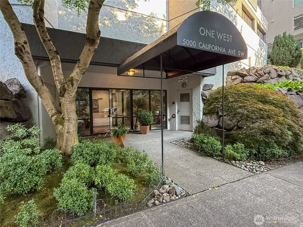 5000 California Avenue SW #201, Seattle, WA 98136