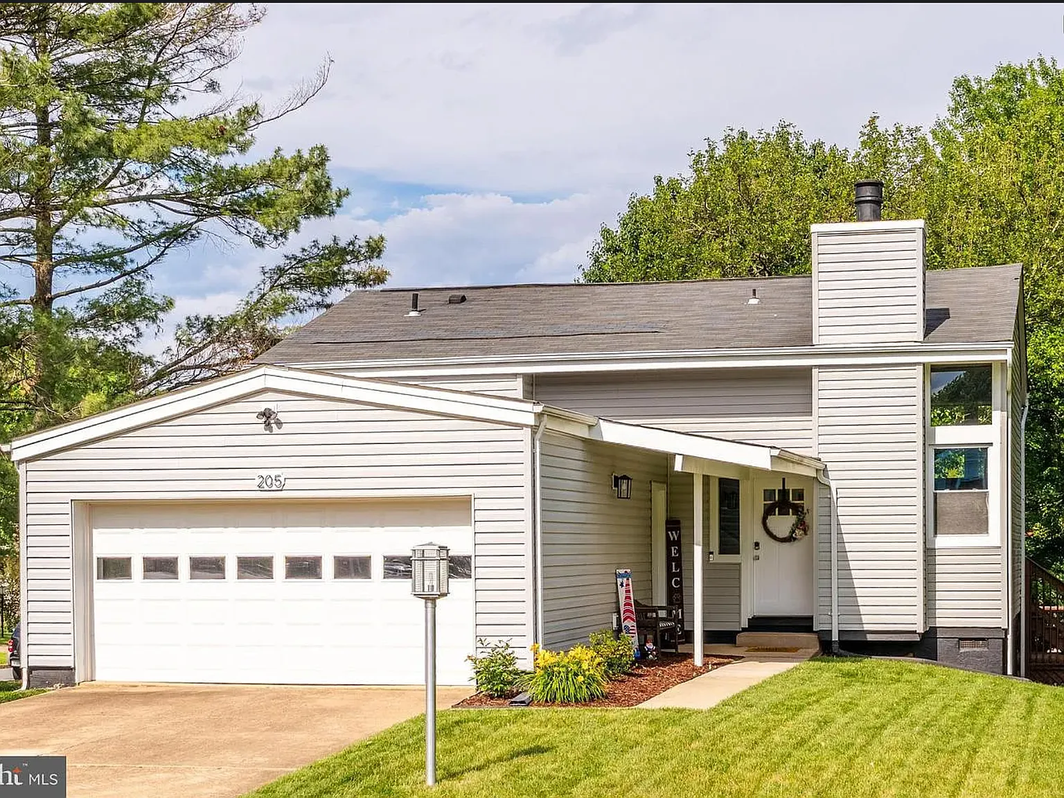 5 bed, 1584 sqft, $750 — Photo 1