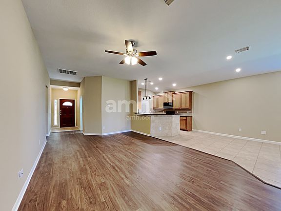4th image of 21367 Village Crossing Ln