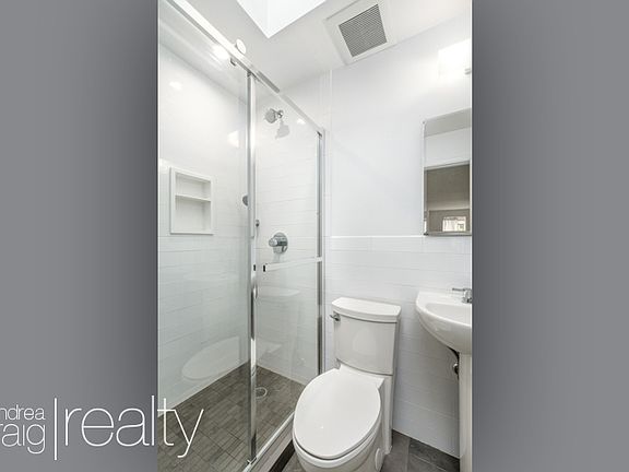 5th image of 156 President St #3