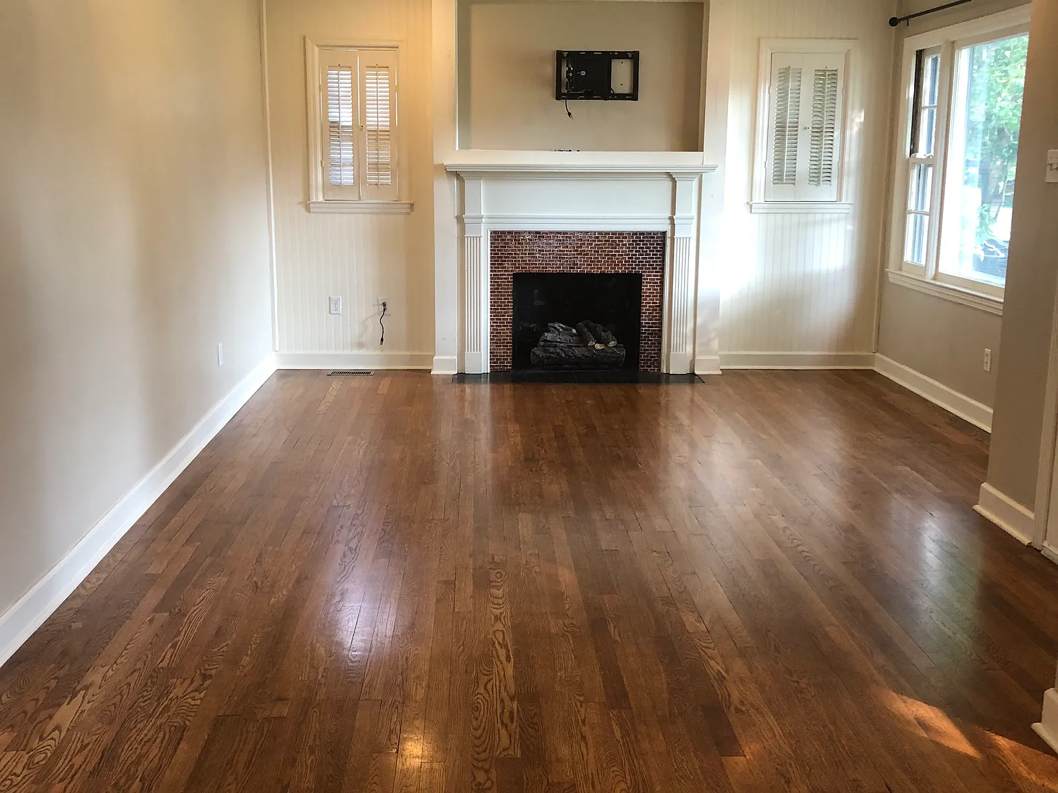 523 Lone Oak Dr — Photo 2