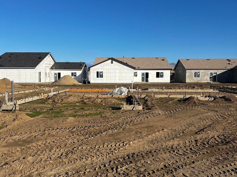 2nd image of 1152 S Creekside Place W