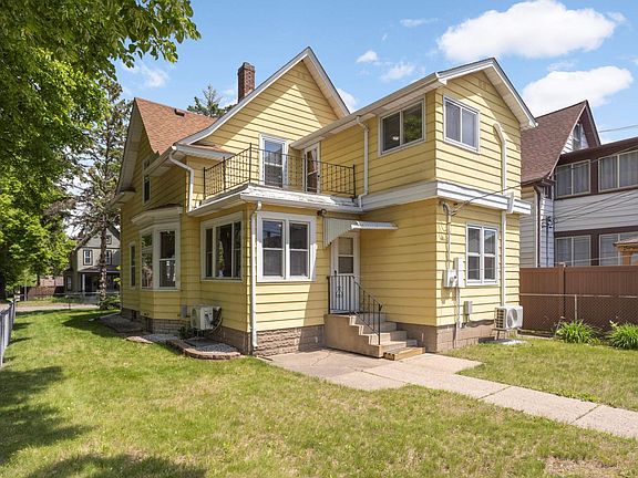 2nd image of 742 Hawthorne Ave E