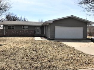 614 O St, Aurora, NE 68818
