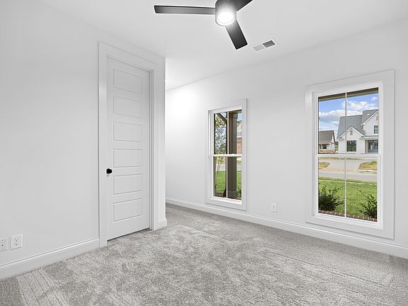 5th image of 2752 Jasmine St #72