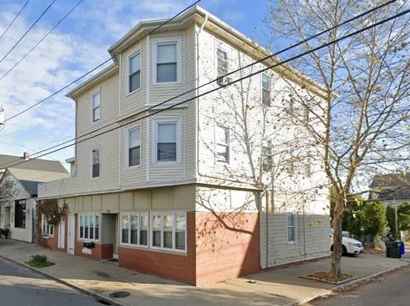 105 Ives St, Providence, RI 02906