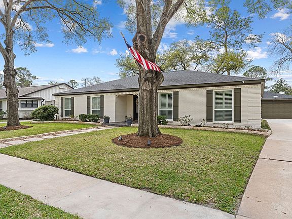 2nd image of 10619 Cranbrook Rd