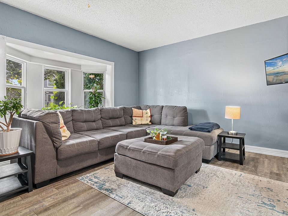 1st image of 653 19th Ave NE