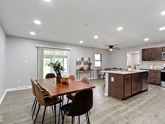 5th image of 2114 Snead Cir