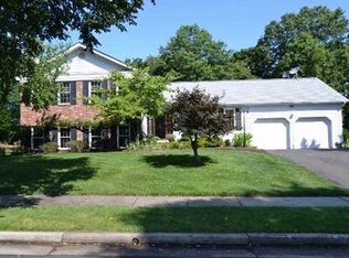 27 Independence Ct, Piscataway, NJ 08854