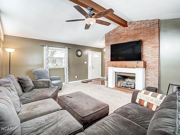 3rd image of 845 N Circle Dr