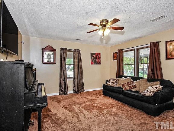 5th image of 3505 Four Seasons Dr