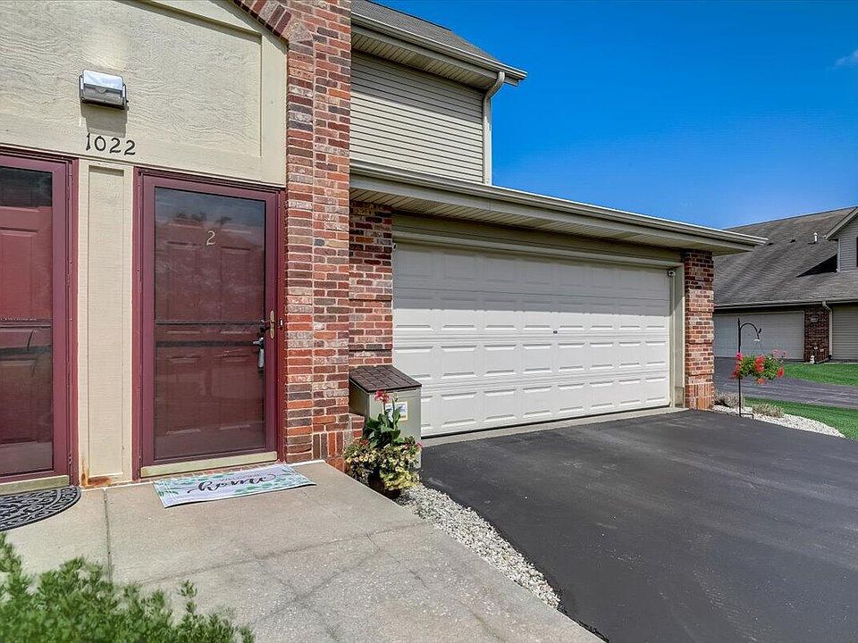 1022 East Woodview Ct UNIT 2, Slinger, WI 53086 Zillow