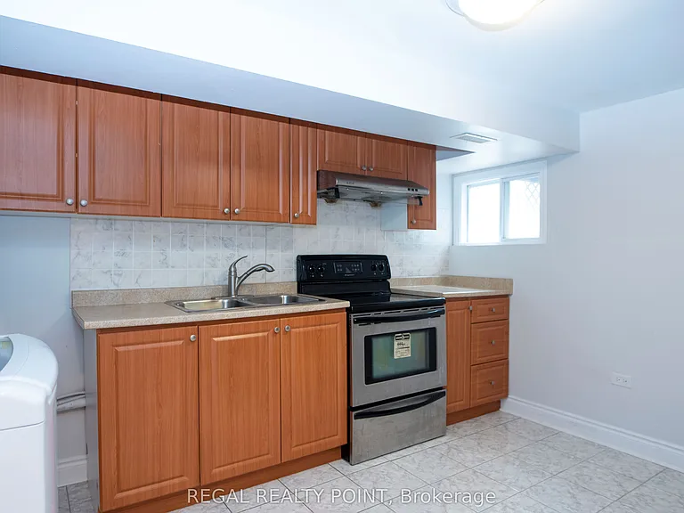 14 Mandel Cres #BASEMENT — Photo 7