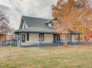 201 W Edwards St, Savoy, TX 75479