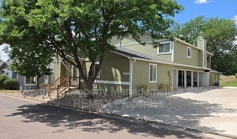 2732 Hearthwood Ln — Photo 1