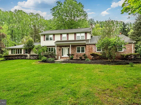 64 Mill Rd, Schwenksville, PA 19473