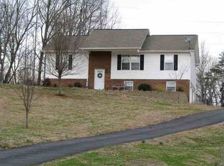 620 Hollow Dr, Strawberry Plains, TN 37871