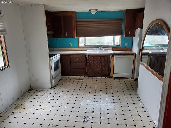 2nd image of 16812 SE 1st St