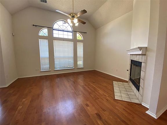 5th image of 812 Ashford Dr